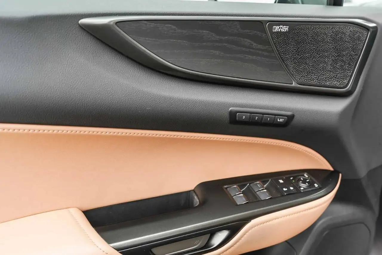 Lexus NX fotografie Lexus NX