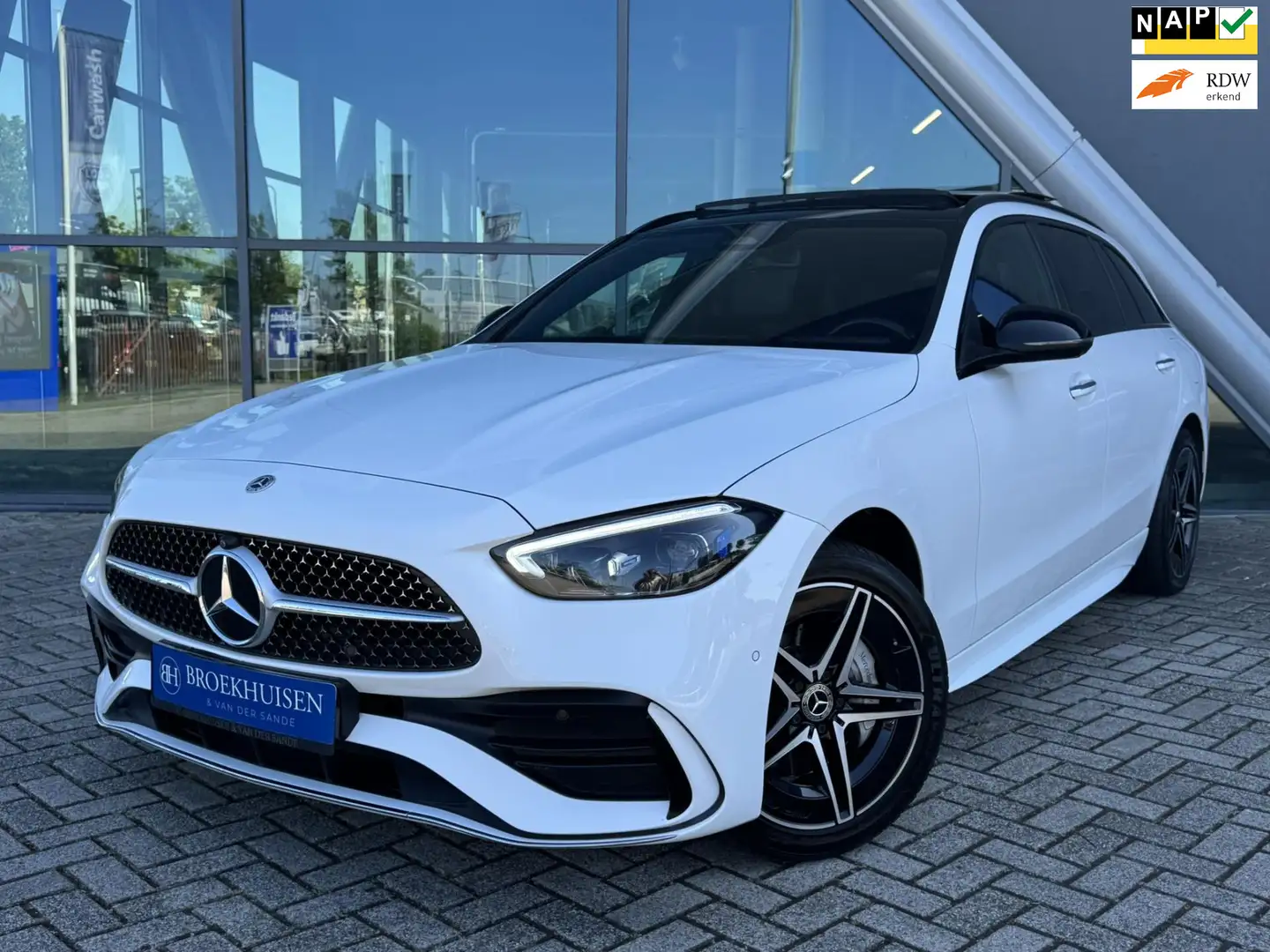 Mercedes-Benz C 300 Estate 300e Plug in Hybride AMG Night 333pk Panora Wit - 1
