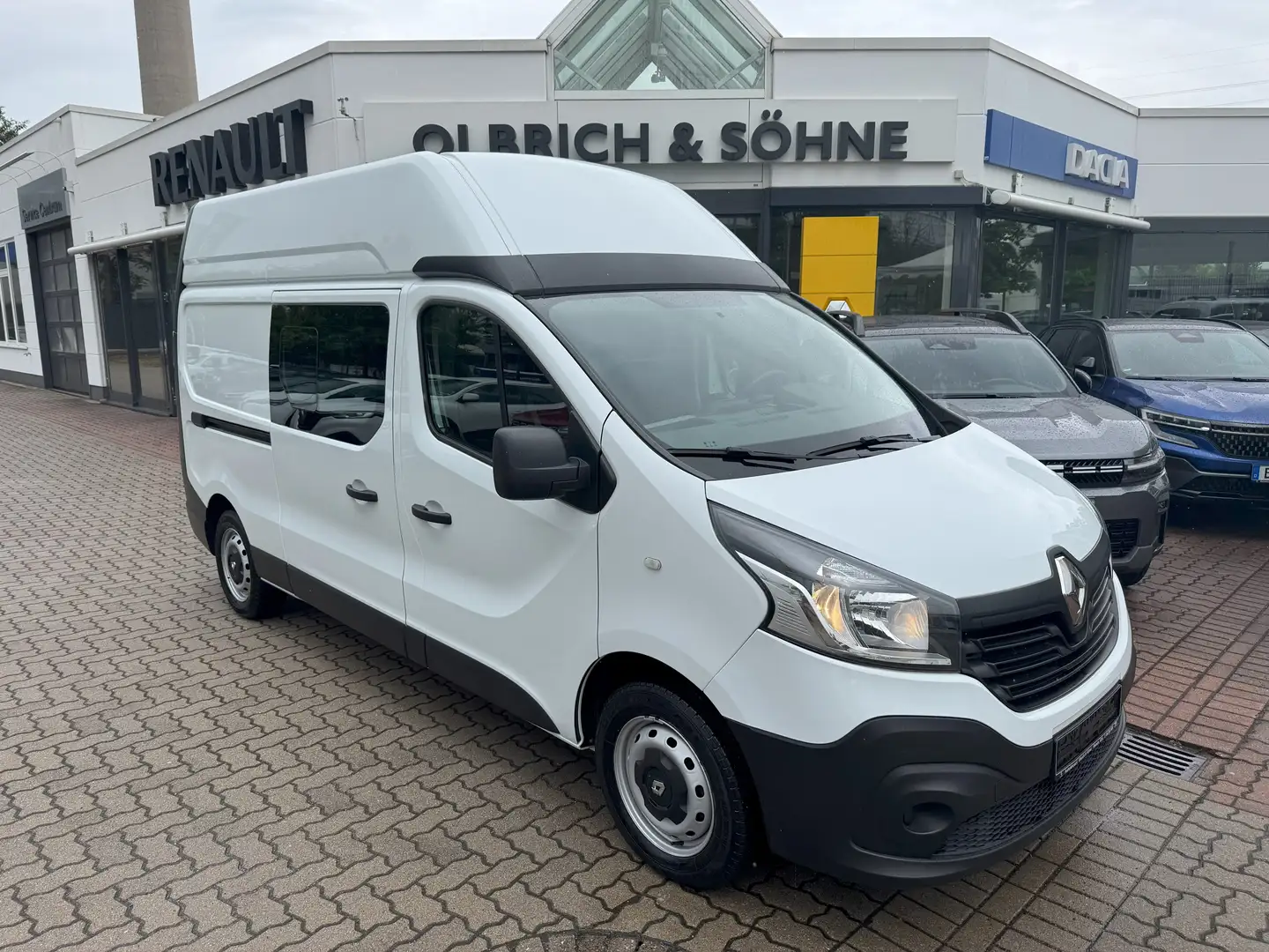 Renault Trafic Komfort L2H2 dCi 145 Blanc - 1