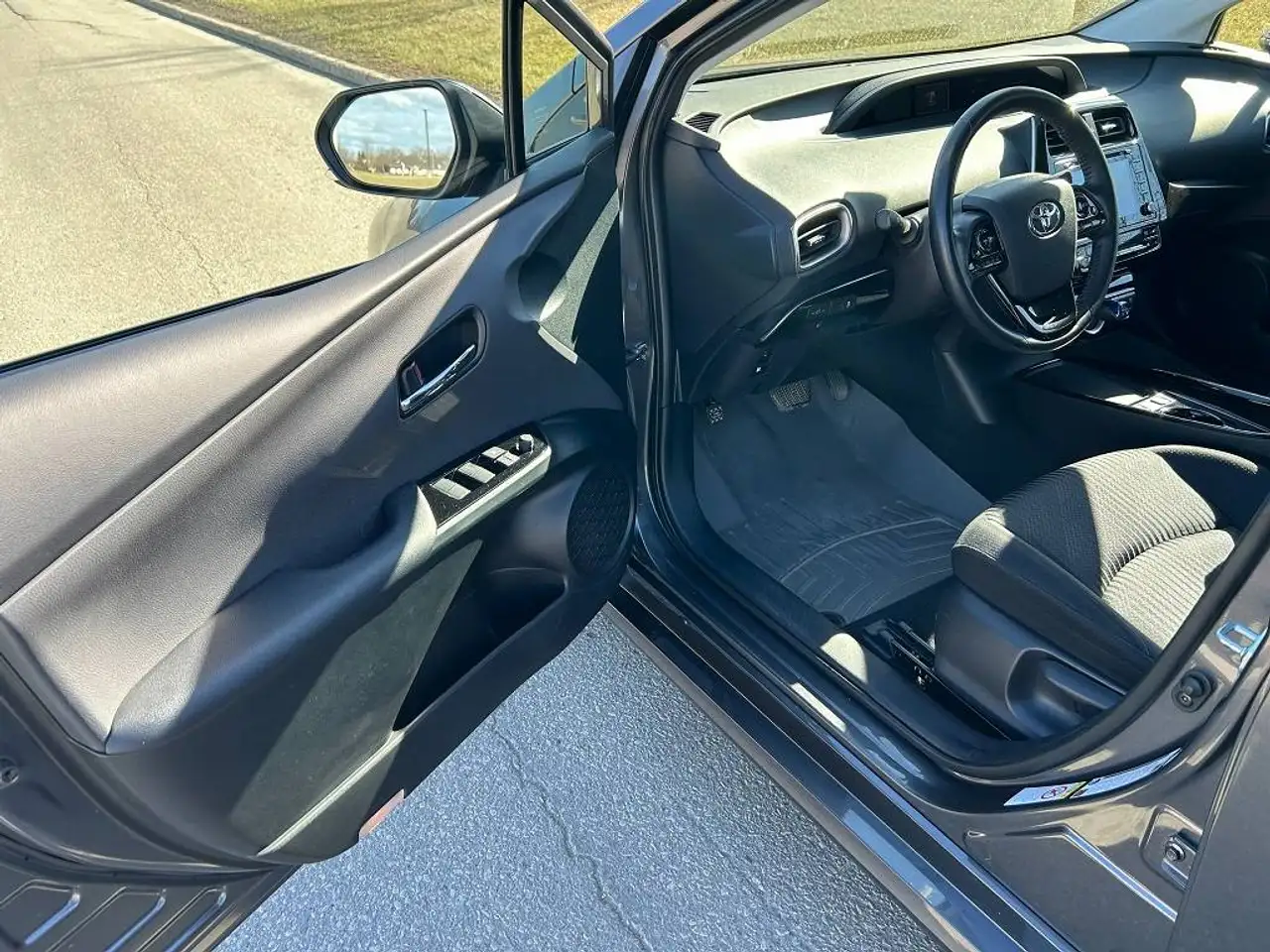 Toyota Prius Prime снимка Toyota Prius Prime