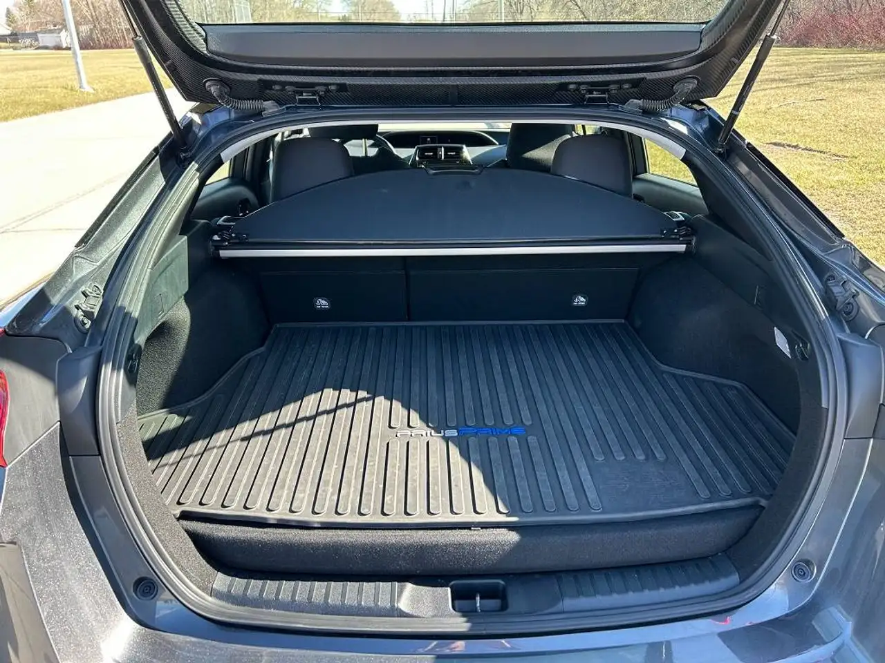 Toyota Prius Prime снимка Toyota Prius Prime