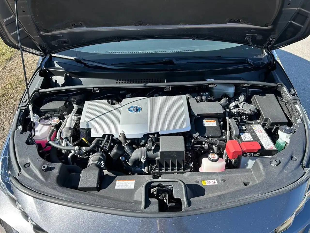 Toyota Prius Prime снимка Toyota Prius Prime