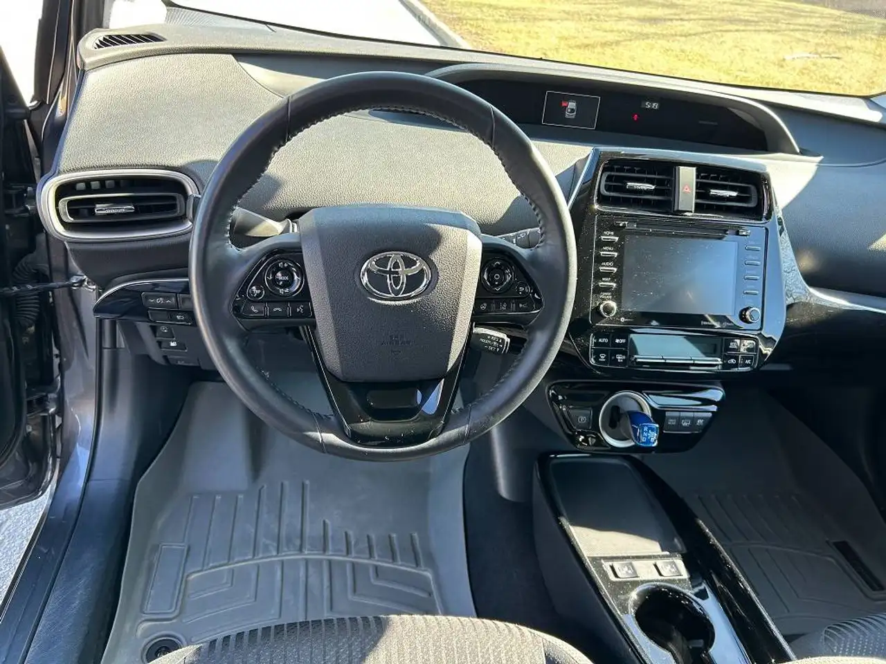Toyota Prius Prime снимка Toyota Prius Prime