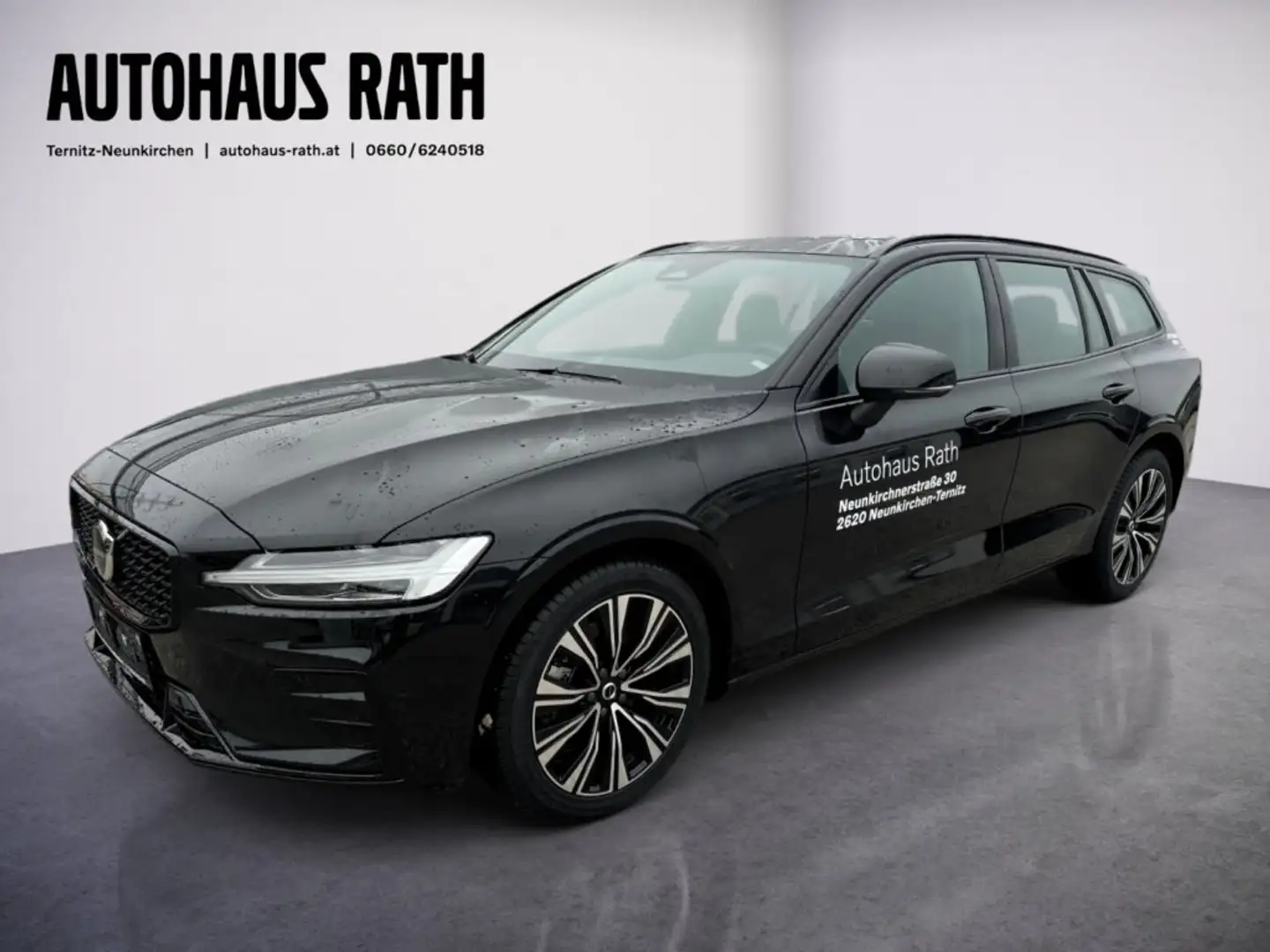 Volvo V60 Plus, B4 Mild Hybrid, Benzin, Dark Schwarz - 1