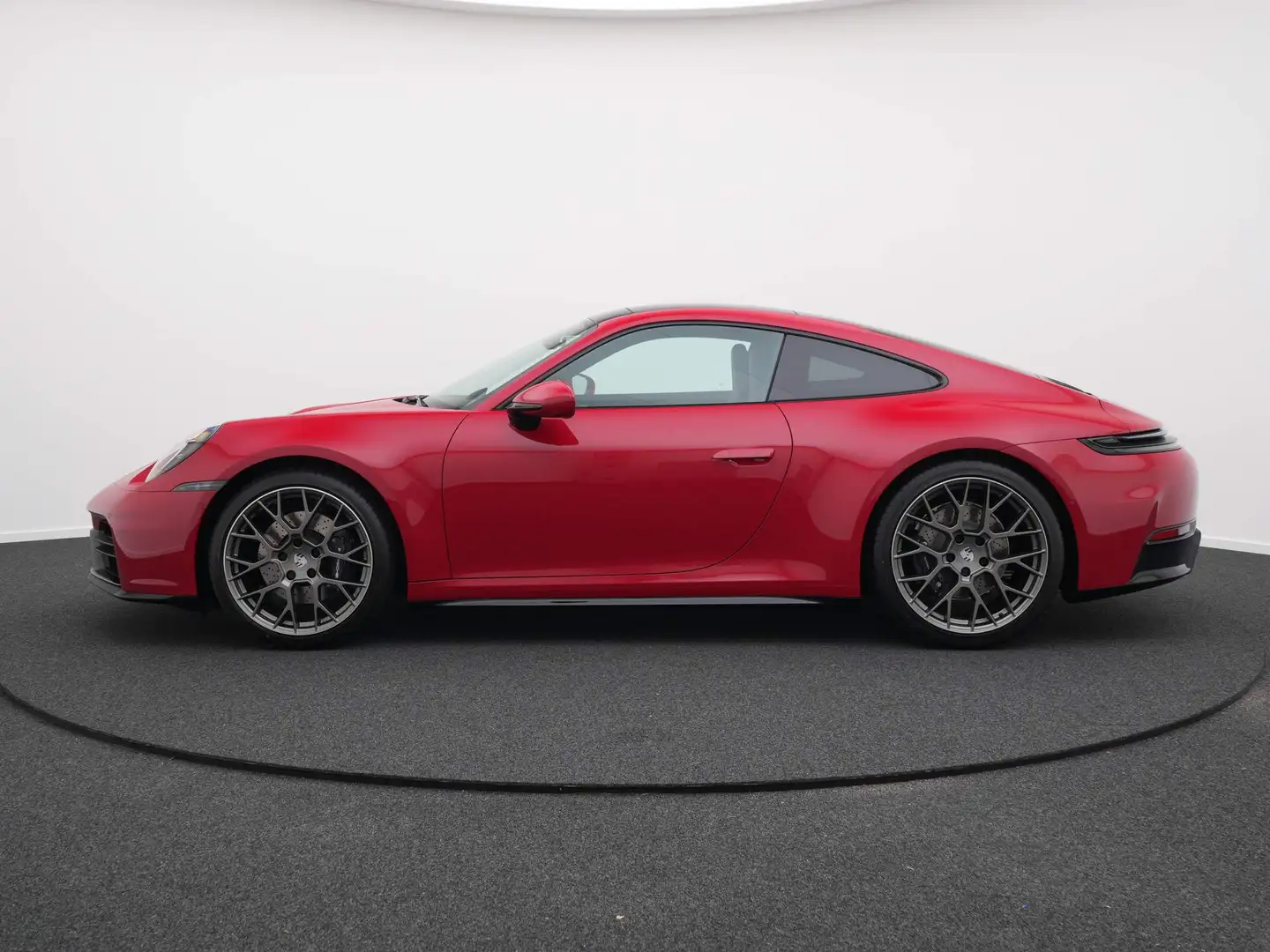 Porsche 992 Carrera Rood - 2