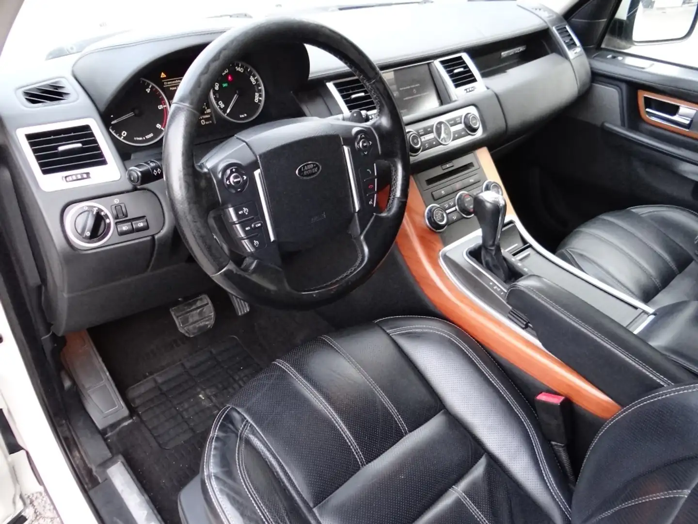 Land Rover Range Rover Sport 3.0TDV6 AB Aut. Weiß - 2