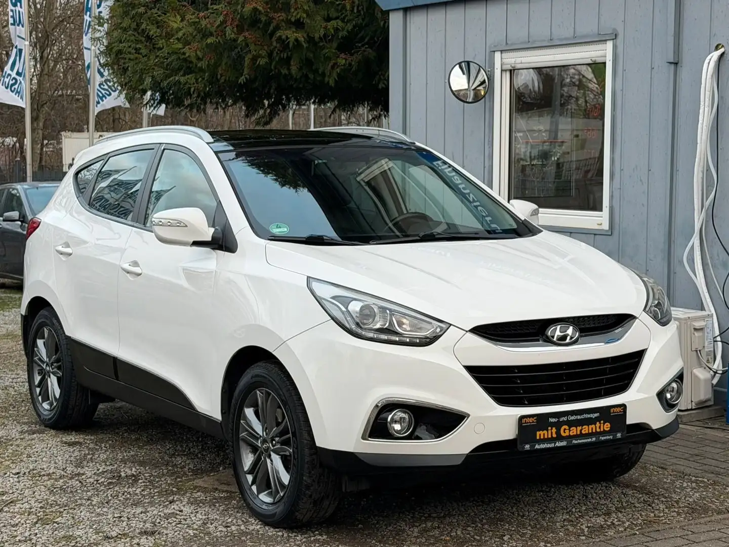 Hyundai iX35 2.0 GDI Style 4WD*TÜV neu*AHK*1.Hand*Allrad Weiß - 1
