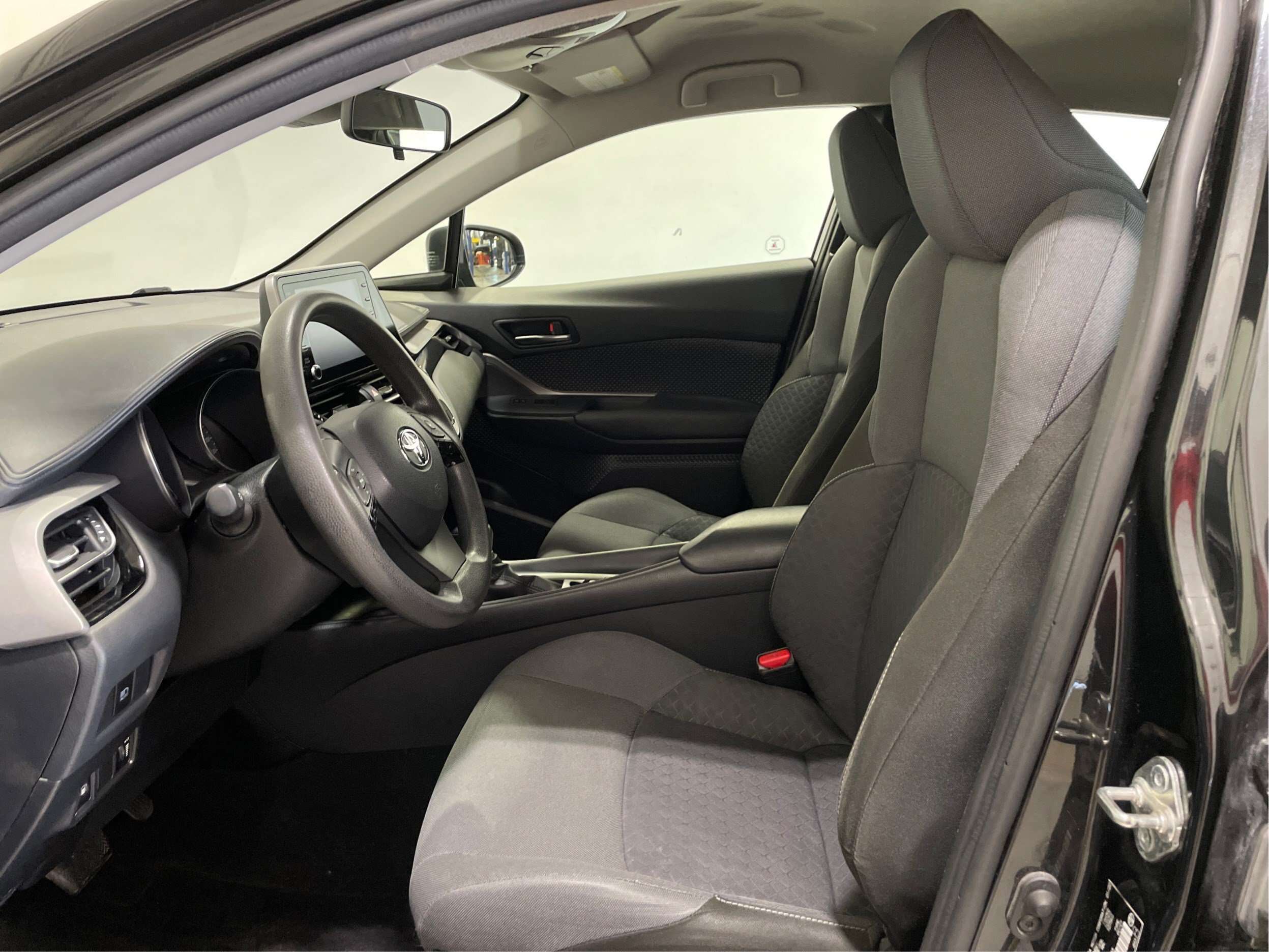 2022 Toyota C-HR LE A/C Sièges Chauffants Caméra — снимка 1