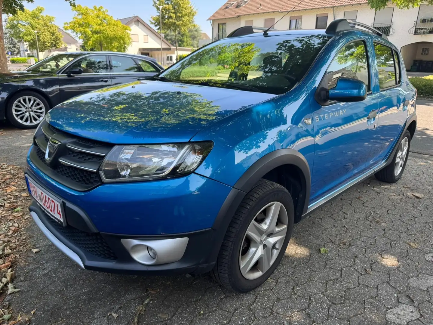 Dacia Sandero Stepway Prestige, Navi, TÜV NEU, 8-fach bereift Blau - 2