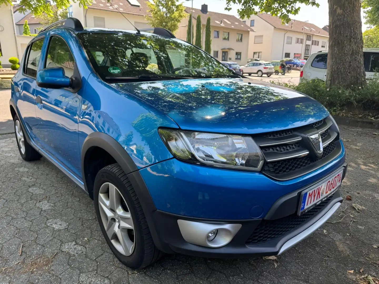 Dacia Sandero Stepway Prestige, Navi, TÜV NEU, 8-fach bereift Blau - 1