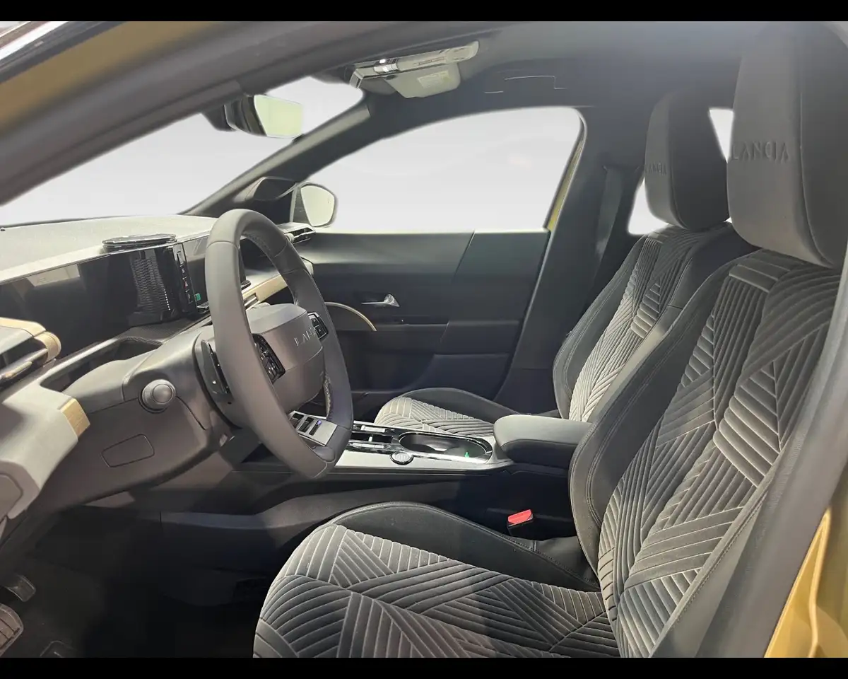 Lancia Ypsilon 2024 — фото 11