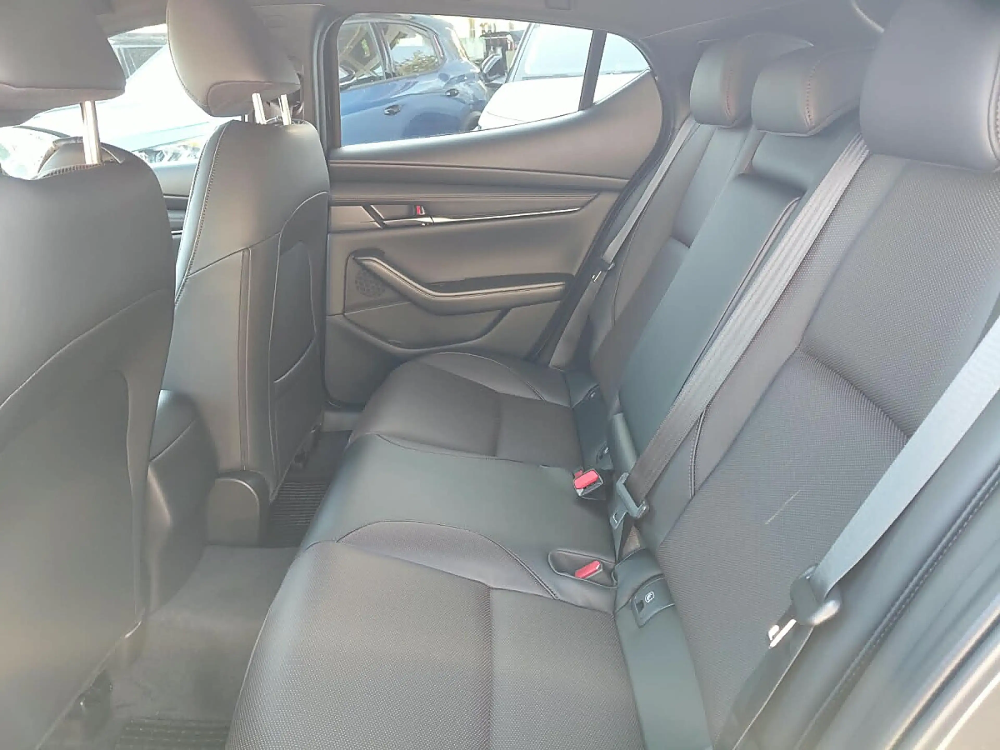 Mazda 3 Mazda 3 e-Skyactiv-G140 Homura Plus — photo 11