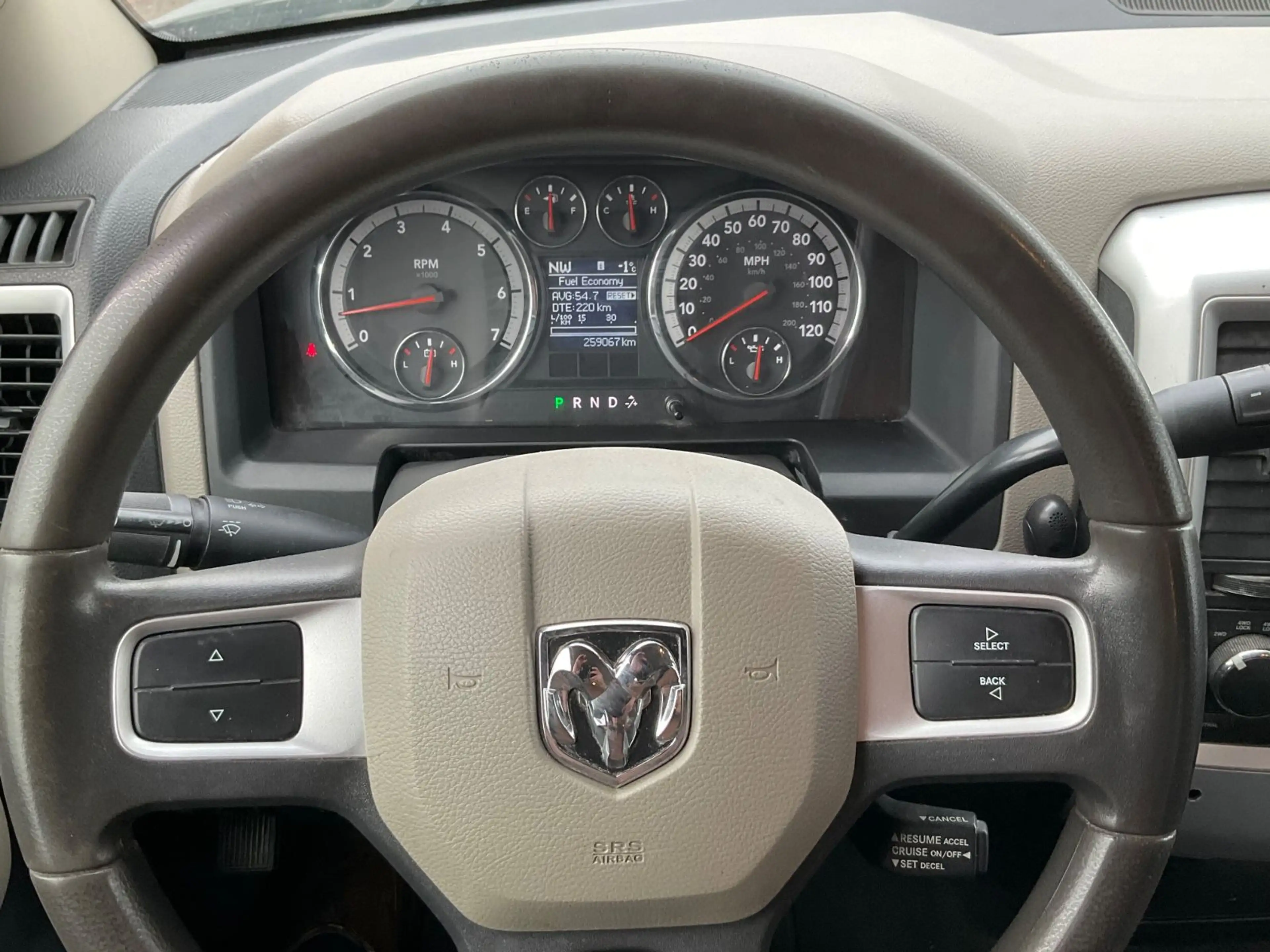 Dodge RAM 4.7L V8 .. Matt .. 4x4 . — photo 13