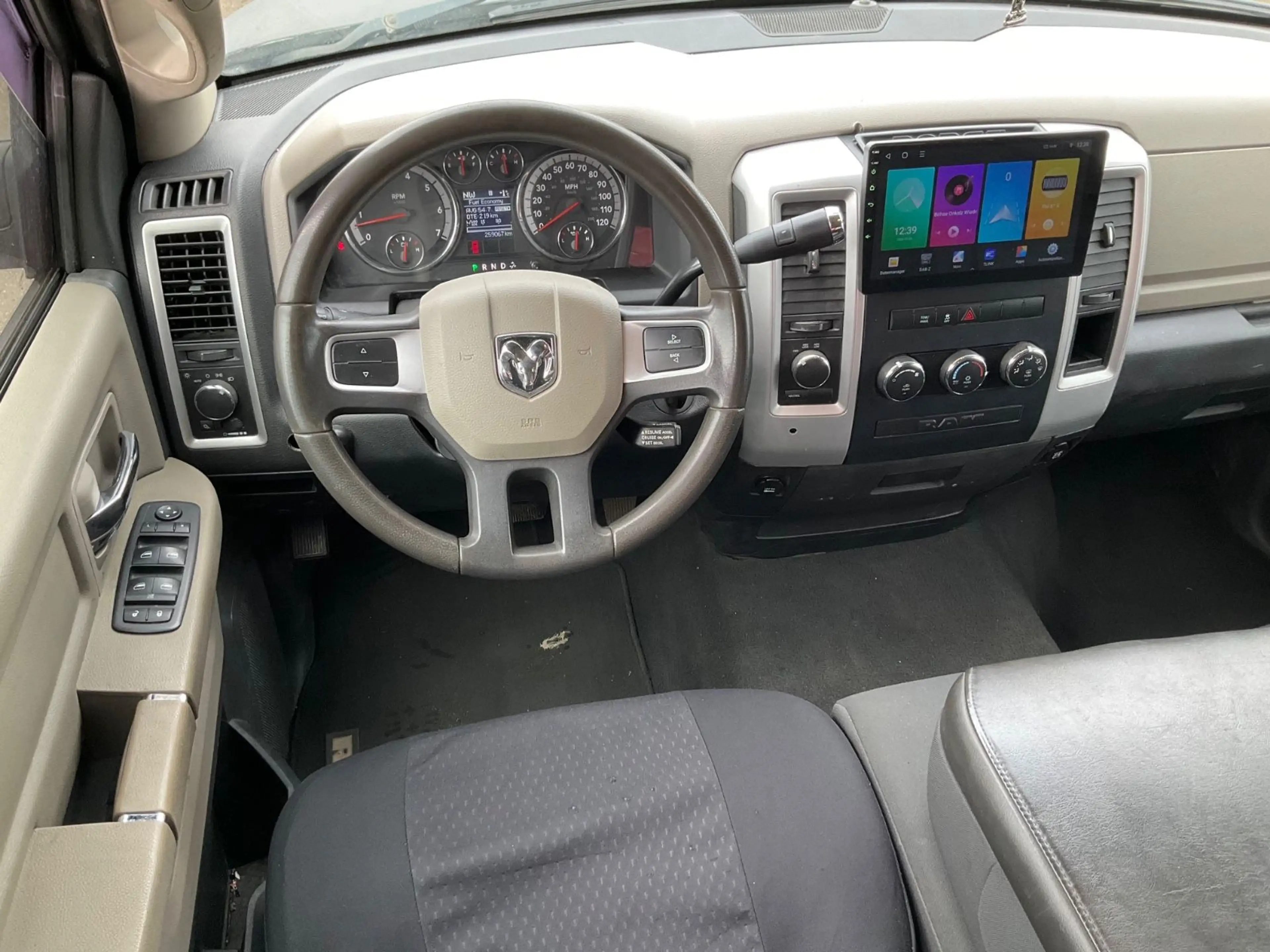 Dodge RAM 4.7L V8 .. Matt .. 4x4 . — photo 12
