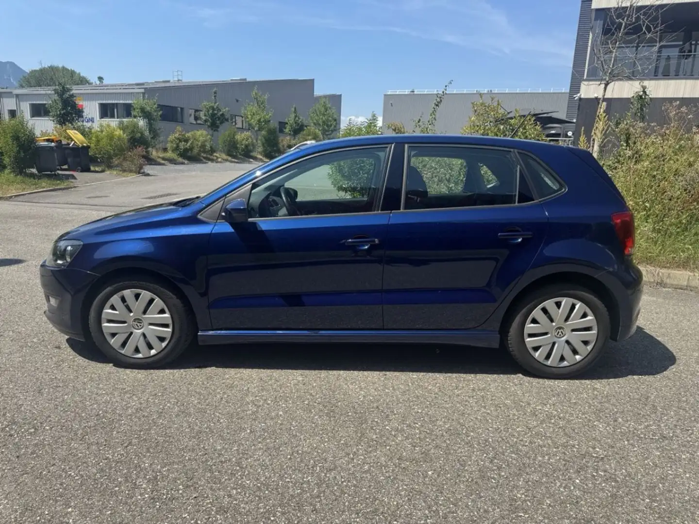 Volkswagen Polo VOLKSWAGEN POLO 1.2 TDI 75Ch TRENDLINE BLUEMOTION  Blau - 2
