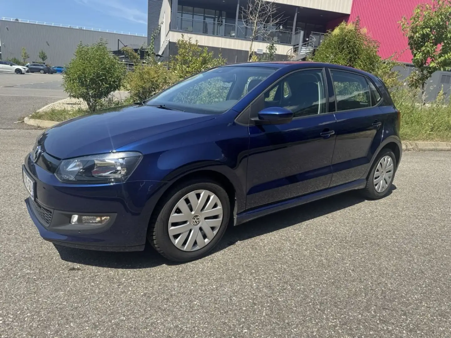 Volkswagen Polo VOLKSWAGEN POLO 1.2 TDI 75Ch TRENDLINE BLUEMOTION  Blau - 1