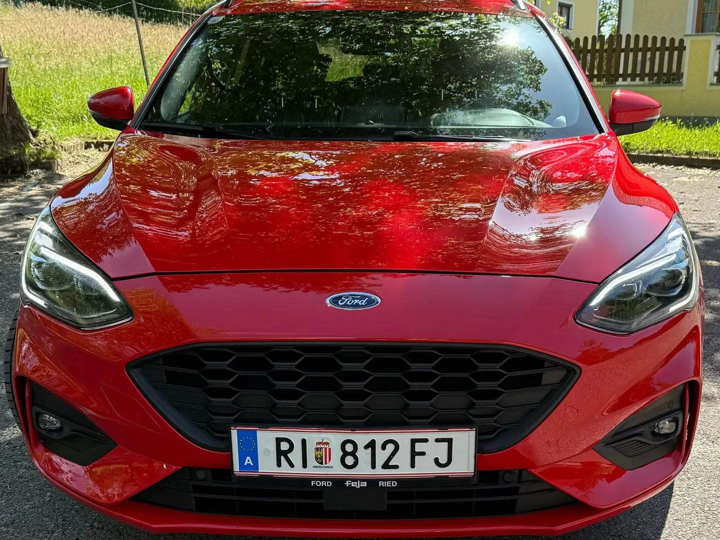 Ford Focus Traveller 1,5 EcoBlue ST-Line Aut. Rot - 2