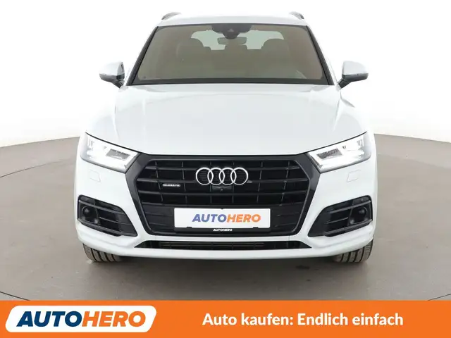 Audi Q5 view 9
