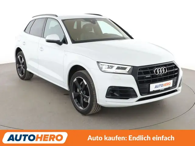 Audi Q5 view 8