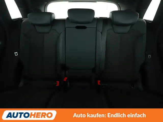 Audi Q5 view 15