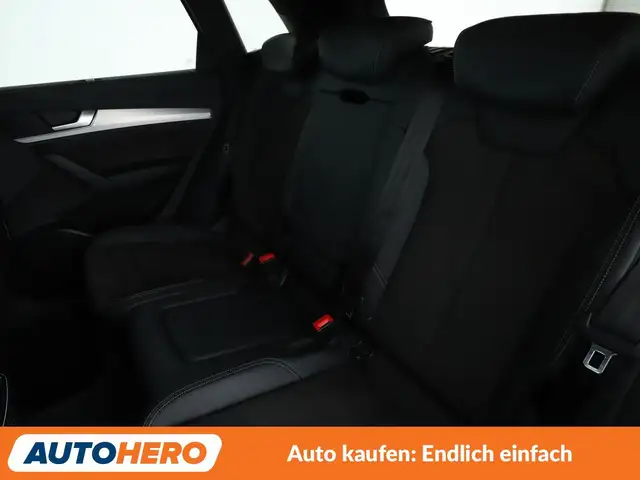 Audi Q5 view 14