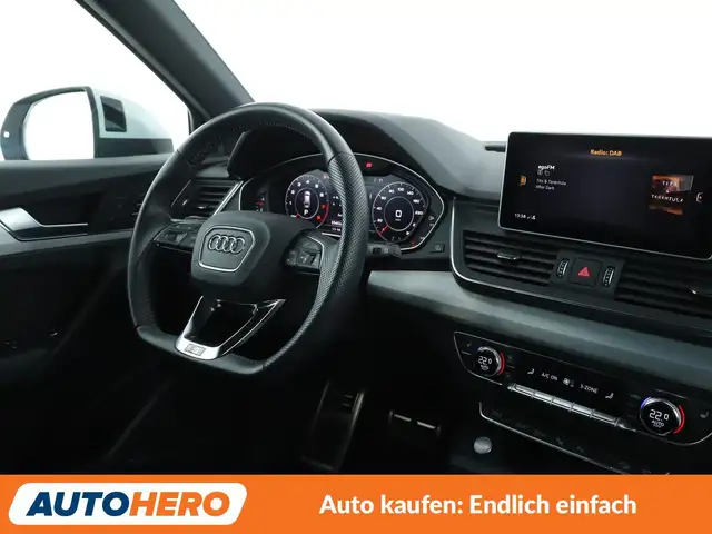 Audi Q5 view 13