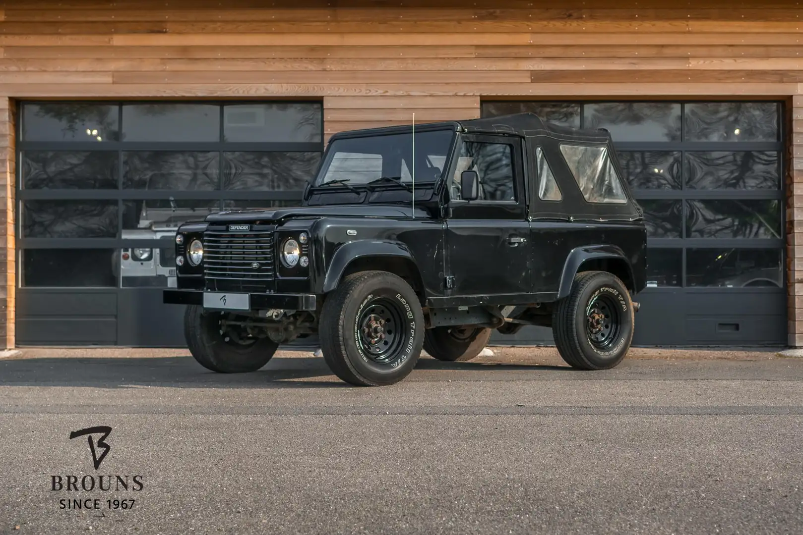 Land Rover Defender 2.5 TD5 90 Bel Air Edition. 1 of 75 Schwarz - 1