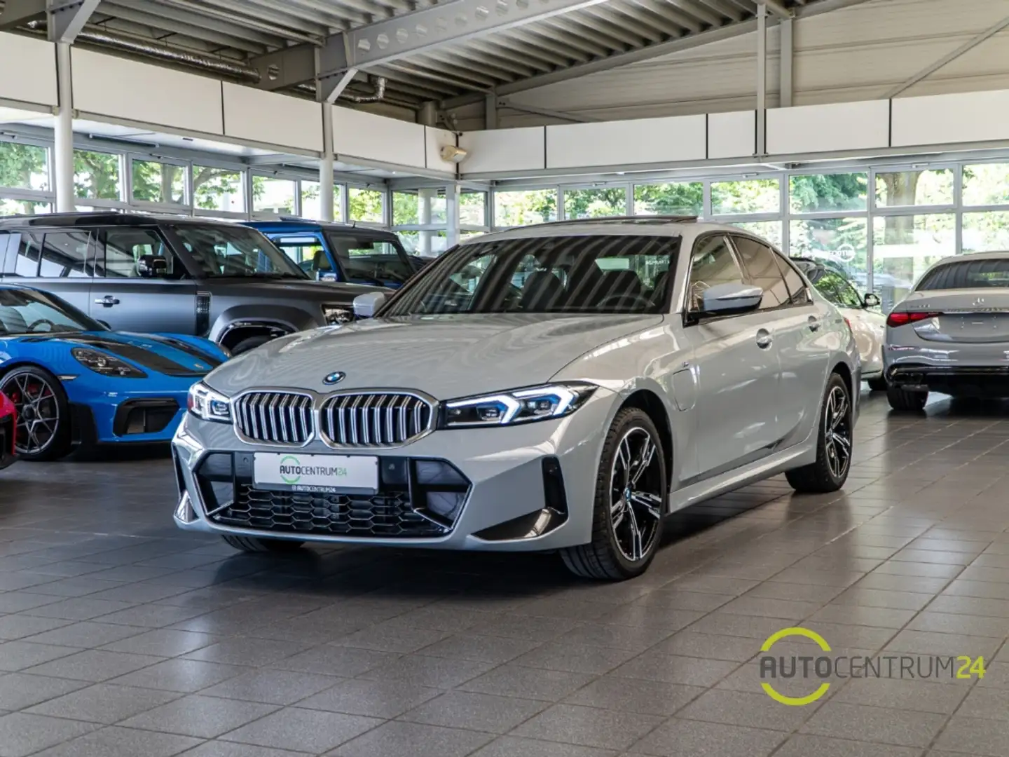 BMW 330 e M Sport Innovation Schiebedach Memo Park Šedá - 2