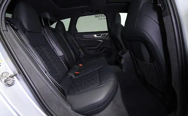 Audi RS6 view 12