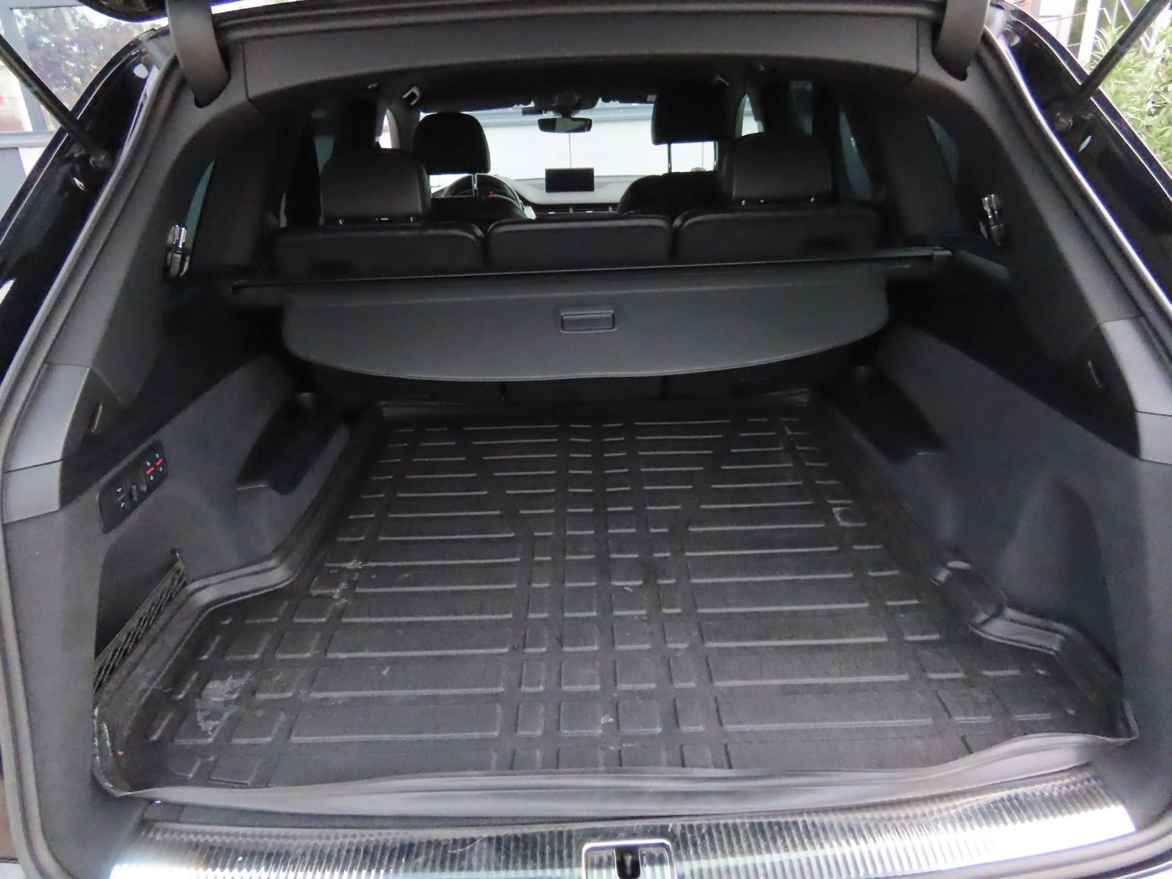 Audi Q7 3.0 TDI quattro S-Line Alcantara 7 Sitze — photo 8