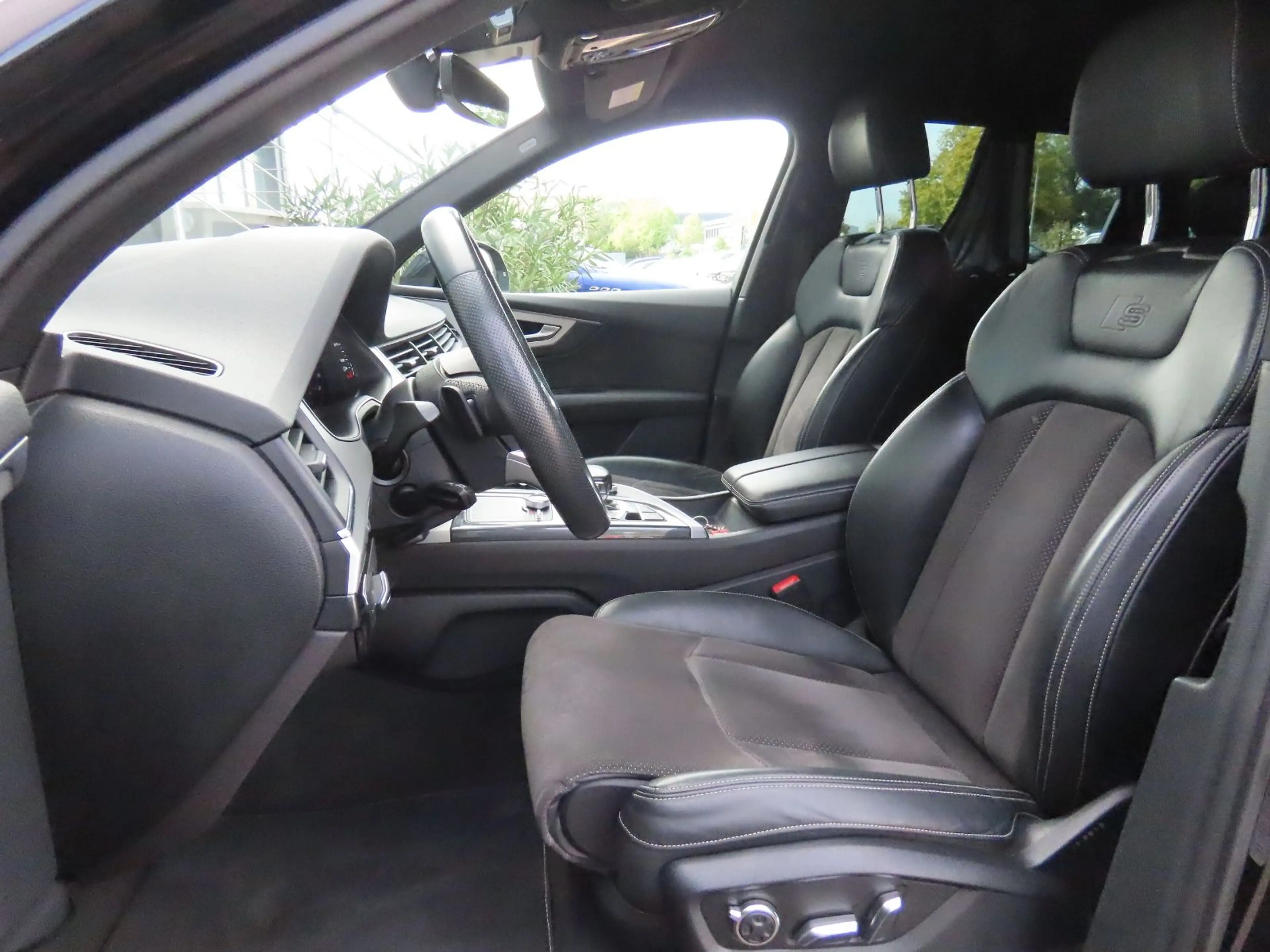 Audi Q7 3.0 TDI quattro S-Line Alcantara 7 Sitze — photo 15