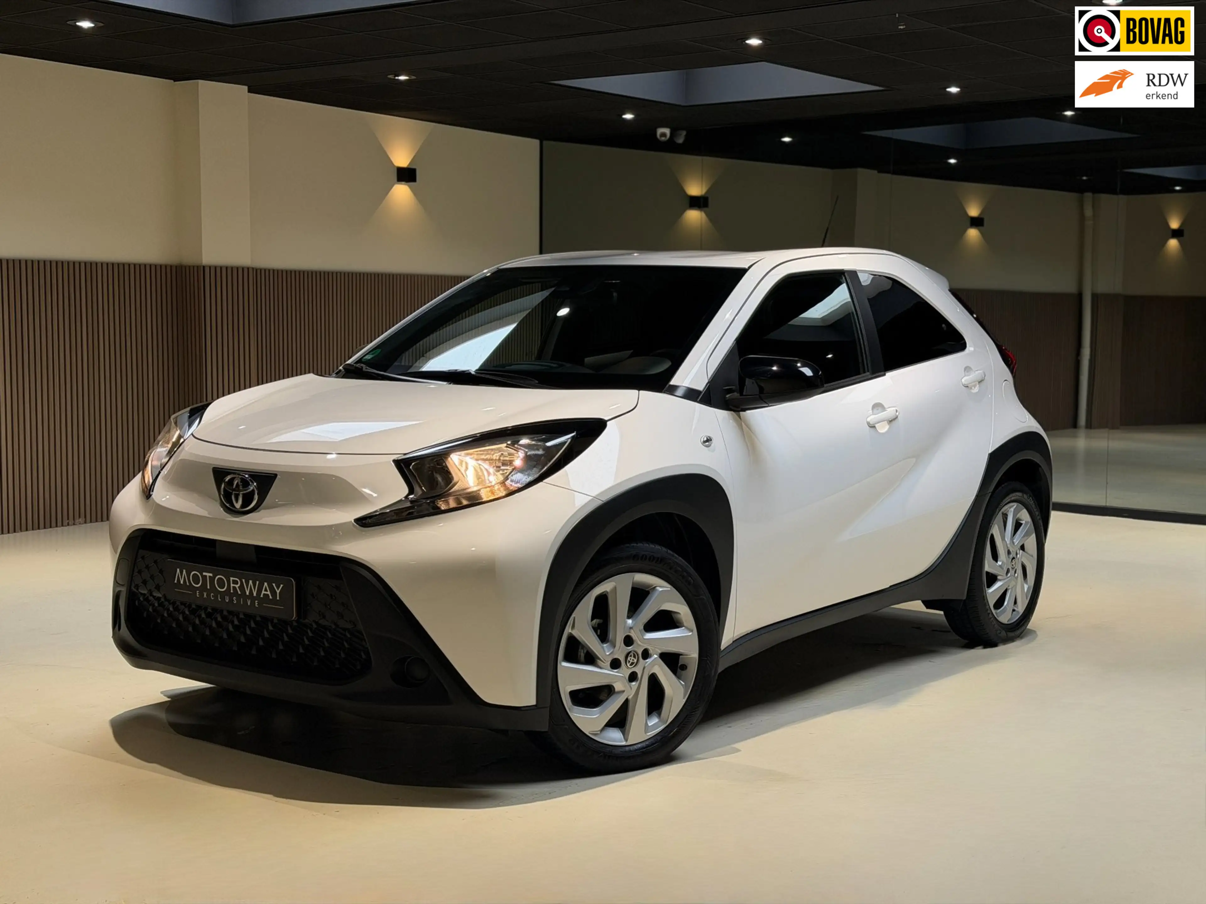 Toyota Aygo X 1.0 VVT-i MT Playi|Carplay|Camera| Airco|Acc|Fabri