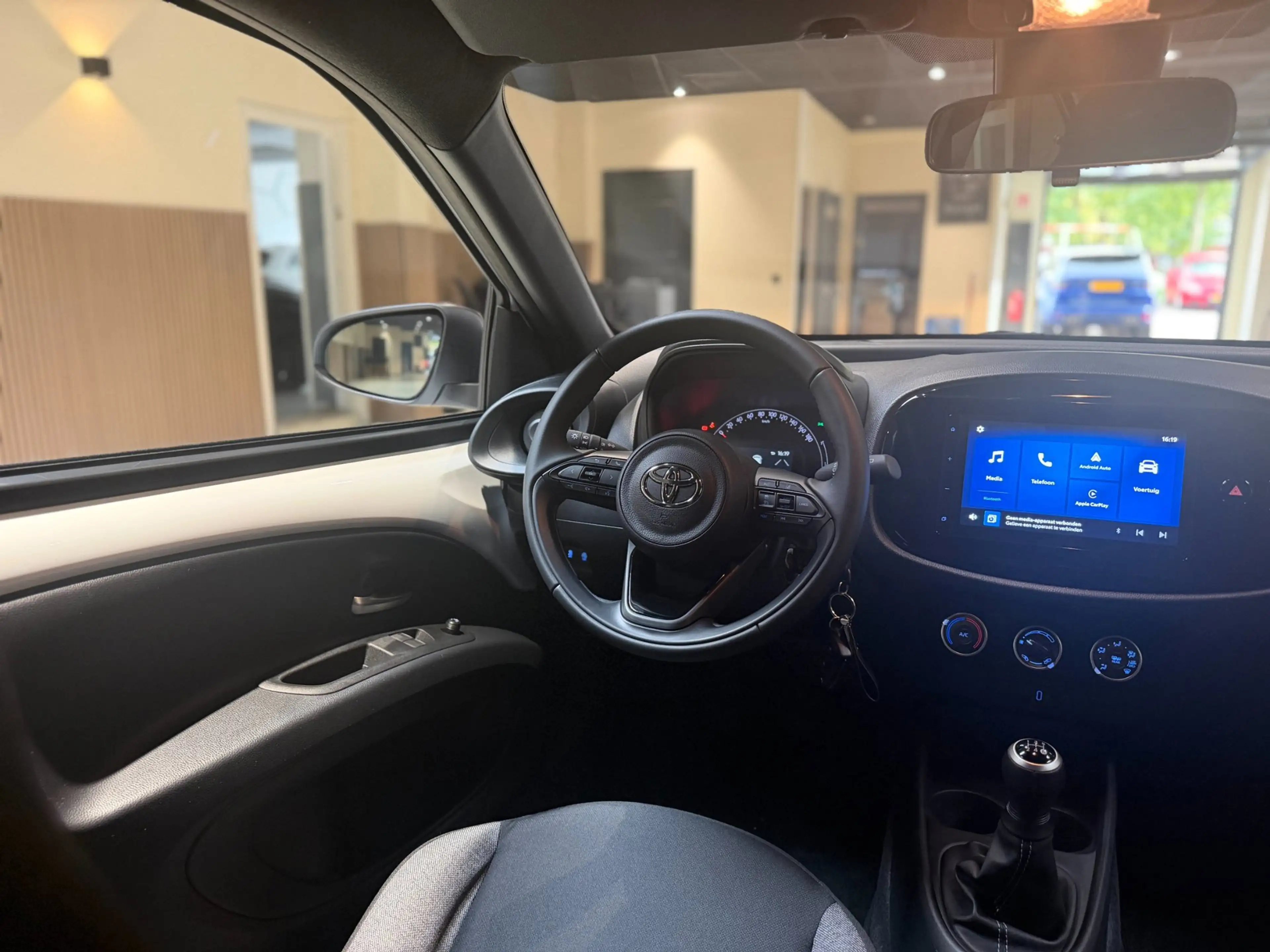 Toyota Aygo X 1.0 VVT-i MT Playi|Carplay|Camera| Airco|Acc|Fabri — photo 33