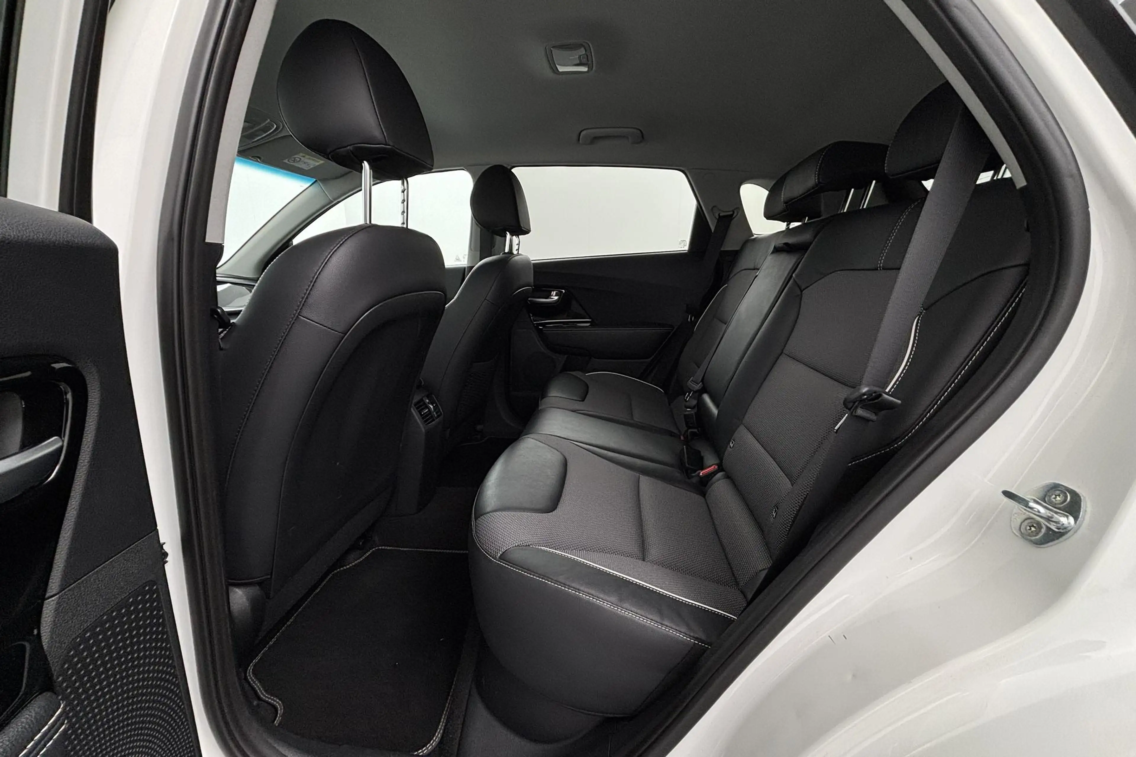 Kia e-Niro Edition 64 kWh Volledig elektrisch rijden met alle — photo 21