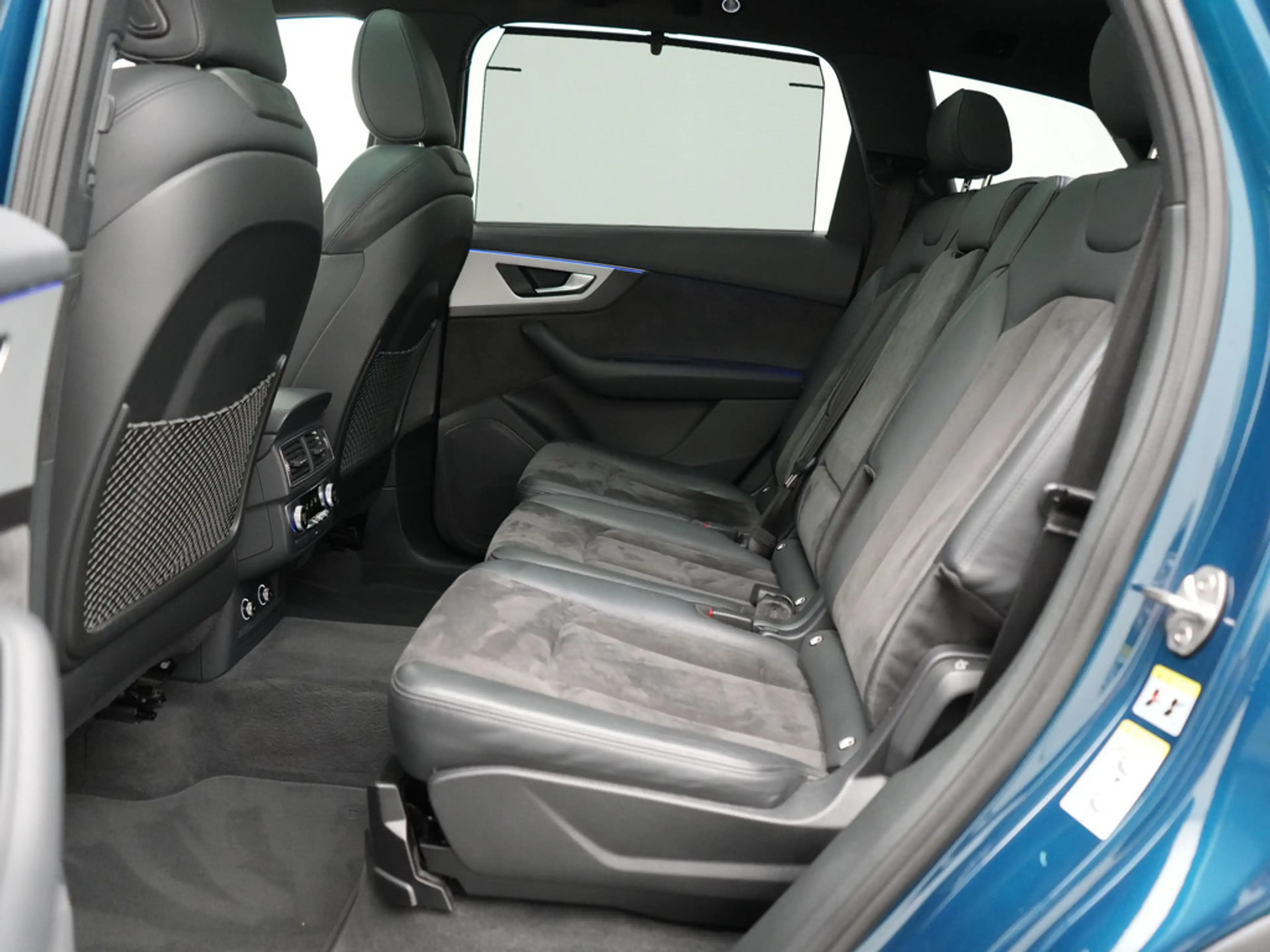 Audi Q7 45 quattro ACC PANO NAVI AHK LUFT KAM LED — photo 10