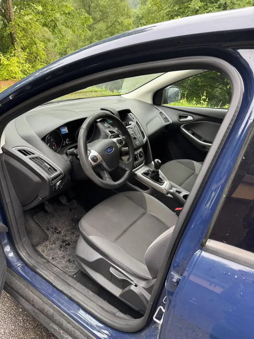 Ford Focus Trend Blau - 2