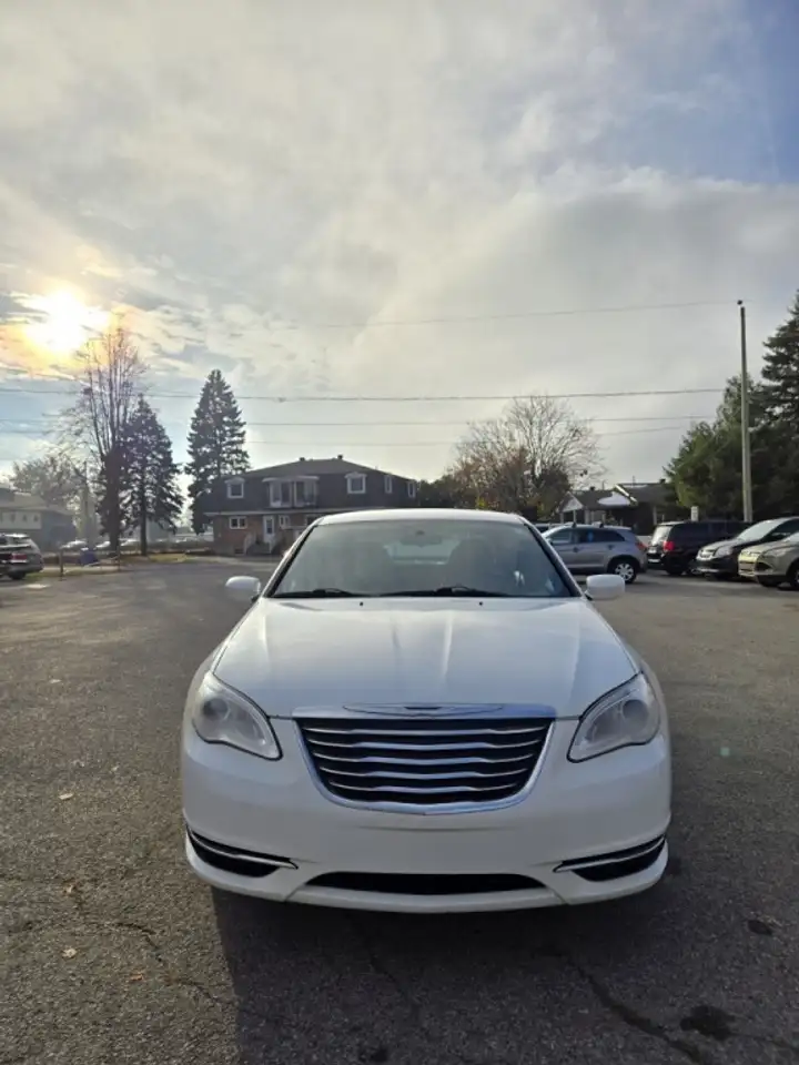 Chrysler 200 photo Chrysler 200
