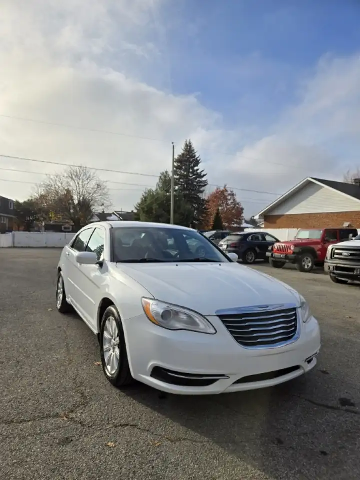 Chrysler 200 photo Chrysler 200