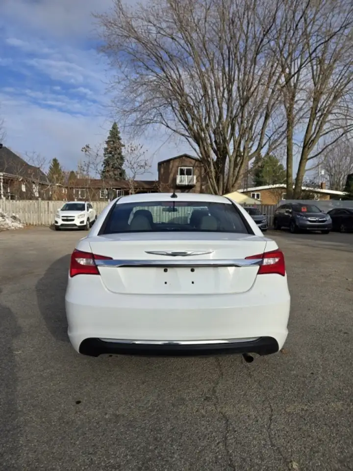 Chrysler 200 photo Chrysler 200