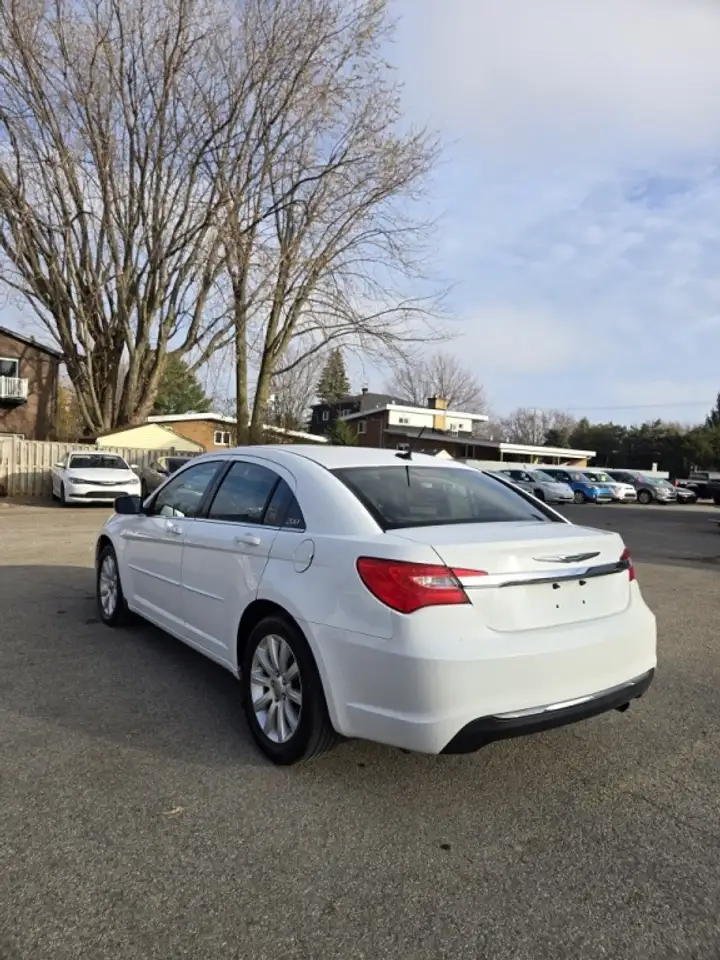 Chrysler 200 photo Chrysler 200