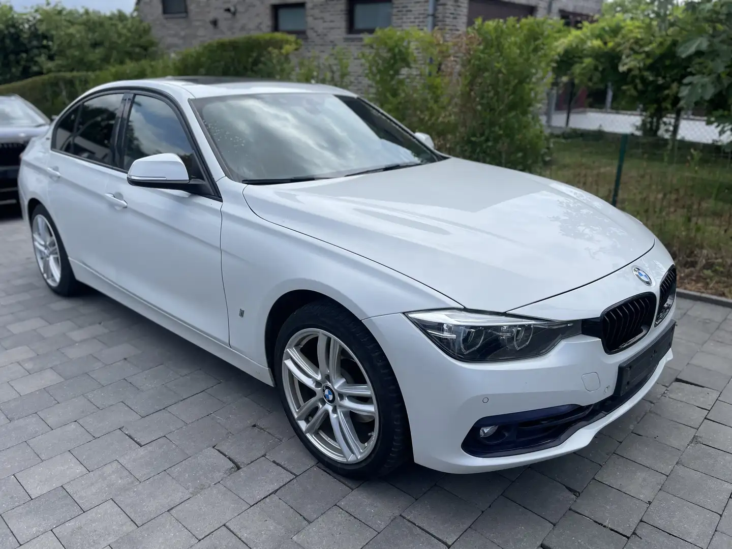 BMW 330 330eA Plug-In Hybrid LEDER/PANO-DAK/GPS/AIRCO/EU6b Wit - 1