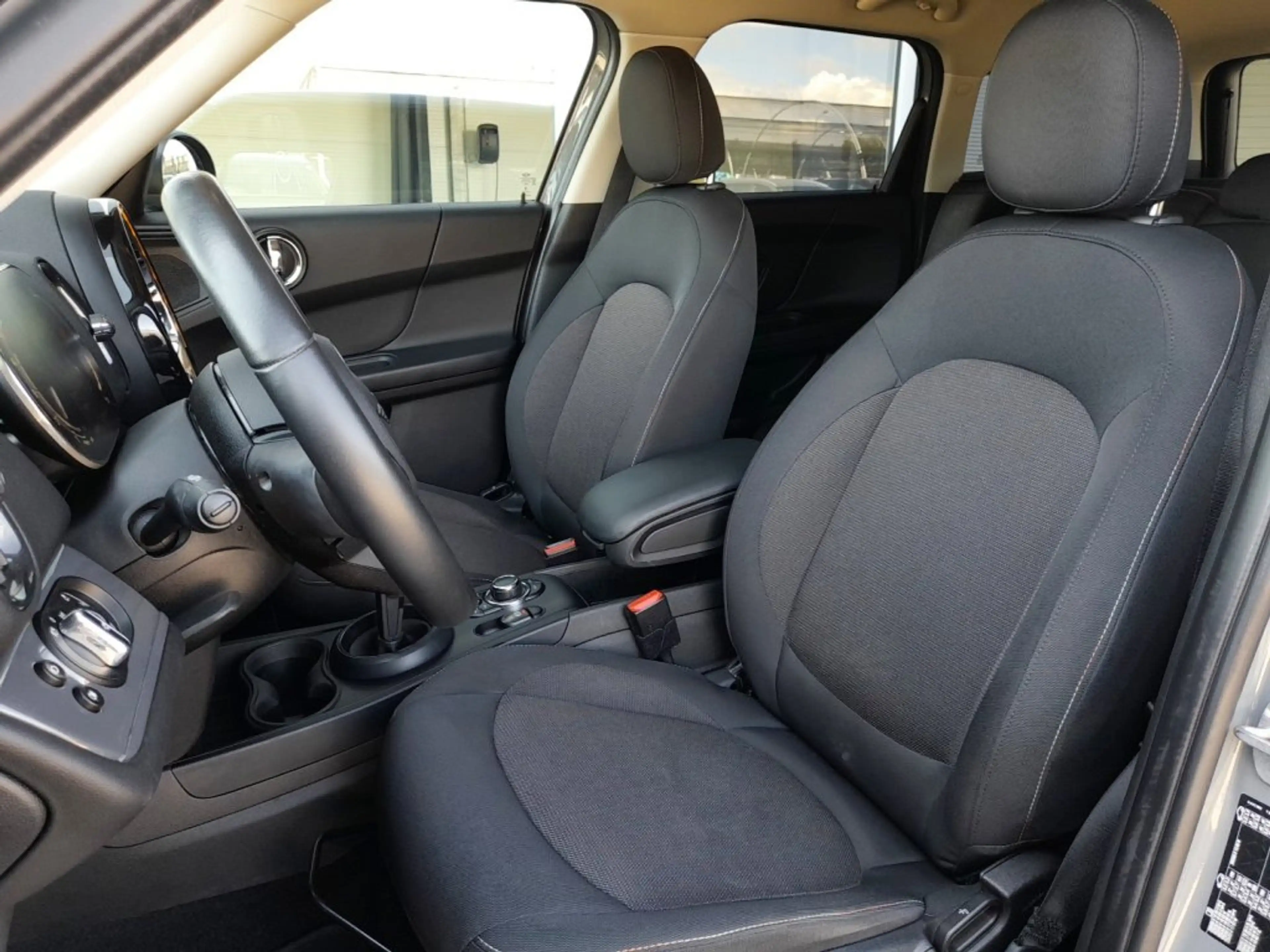 MINI Countryman C OOPER D Aut. *ADAP LED / NAVI / AHV & KAMERA / HEAD-UP / DRIVING- & PARKASS. / SITZHEIZUNG* — photo 11