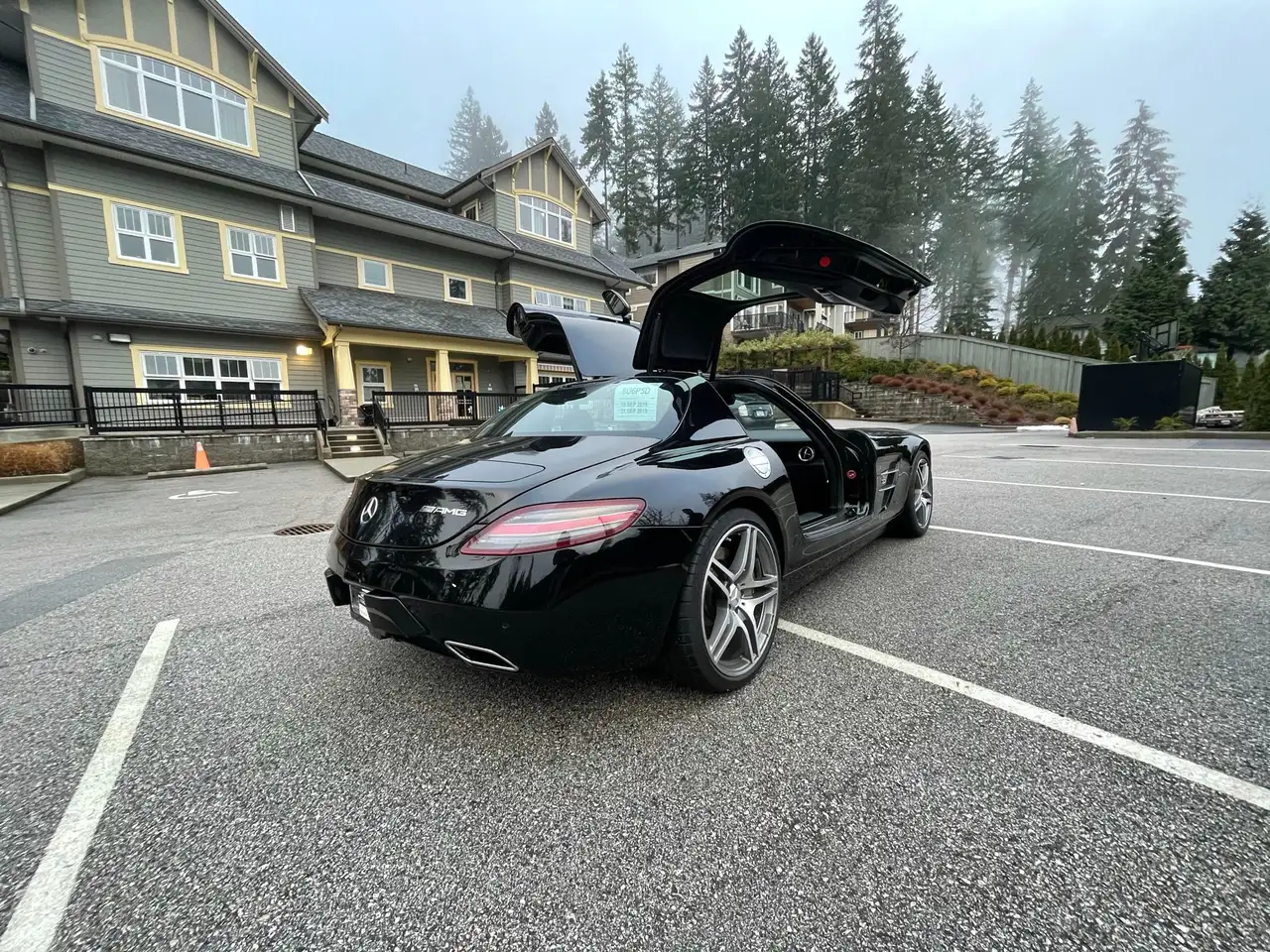 Mercedes-Benz SLS снимка Mercedes-Benz SLS