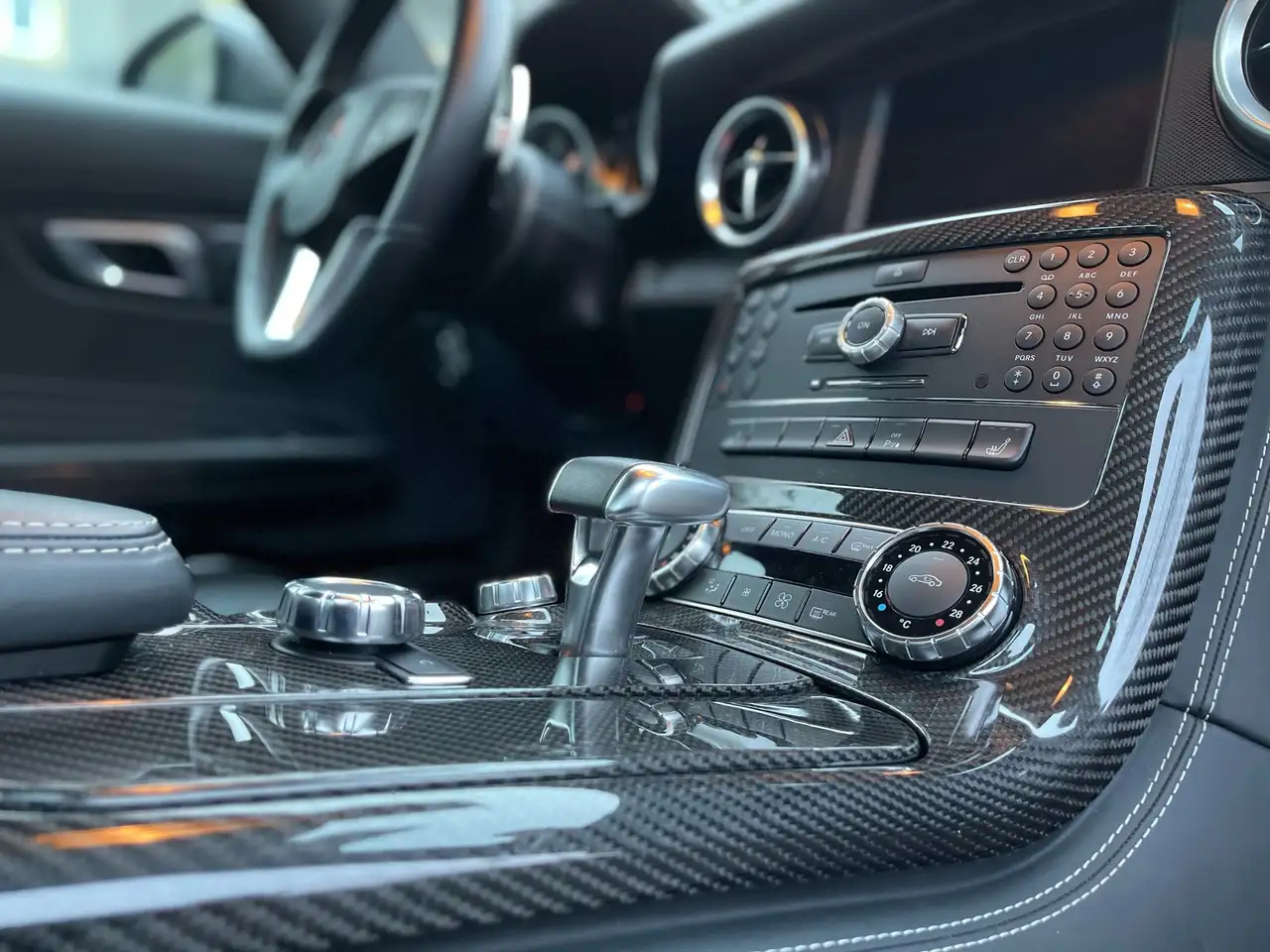 Mercedes-Benz SLS снимка Mercedes-Benz SLS