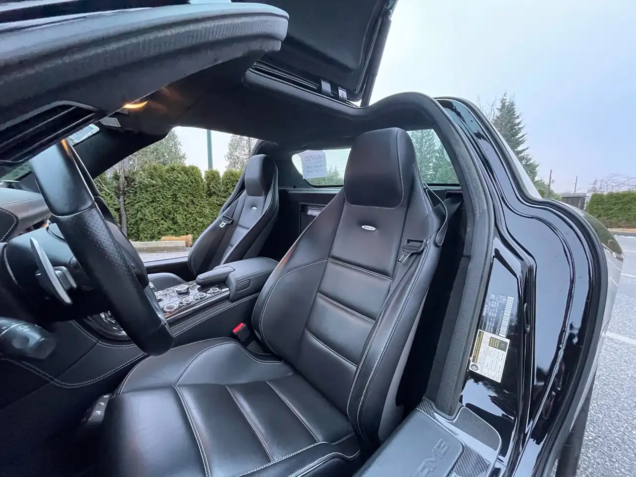 Mercedes-Benz SLS снимка Mercedes-Benz SLS