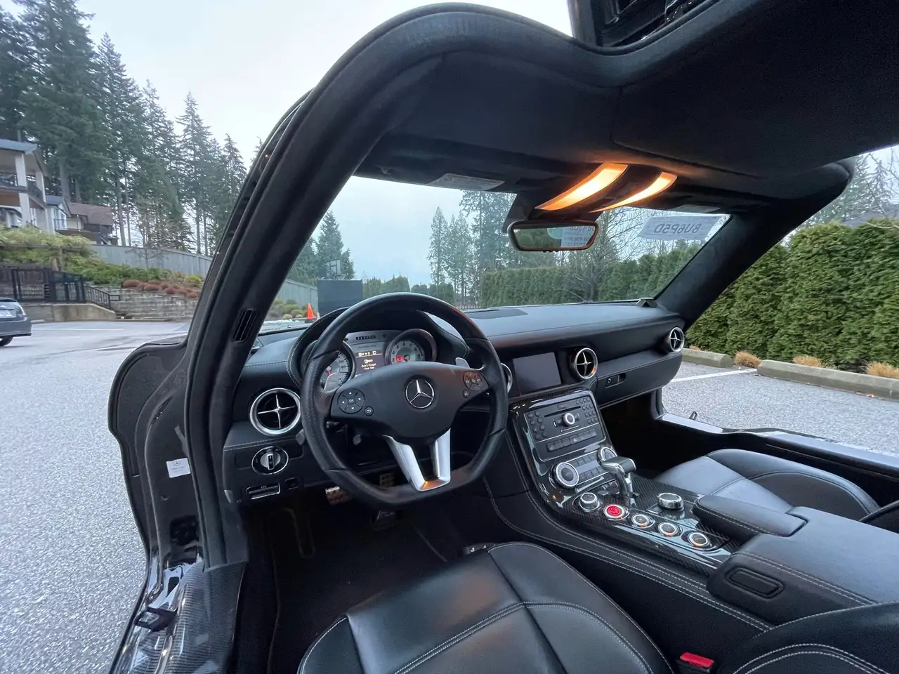 Mercedes-Benz SLS снимка Mercedes-Benz SLS