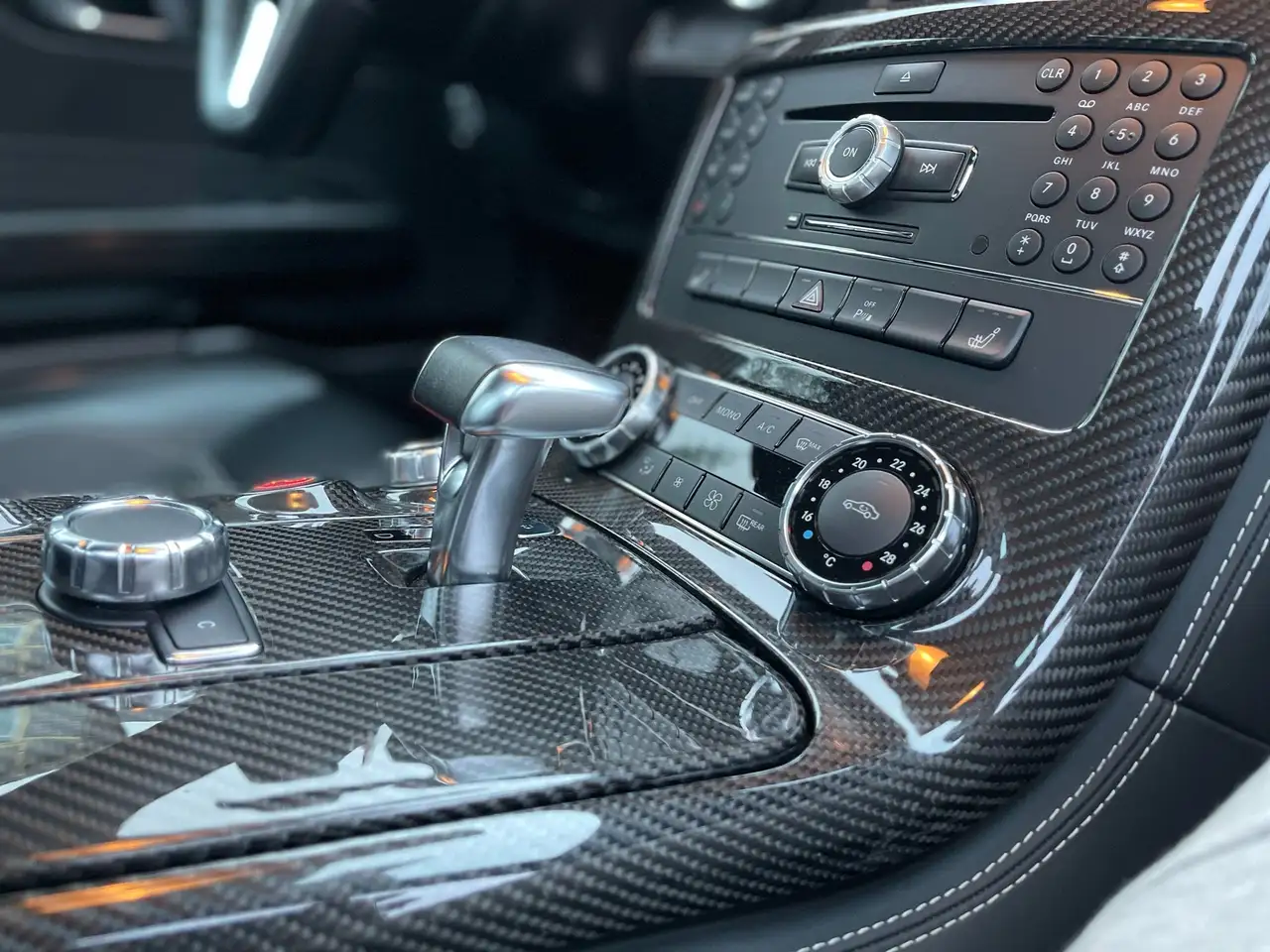 Mercedes-Benz SLS снимка Mercedes-Benz SLS
