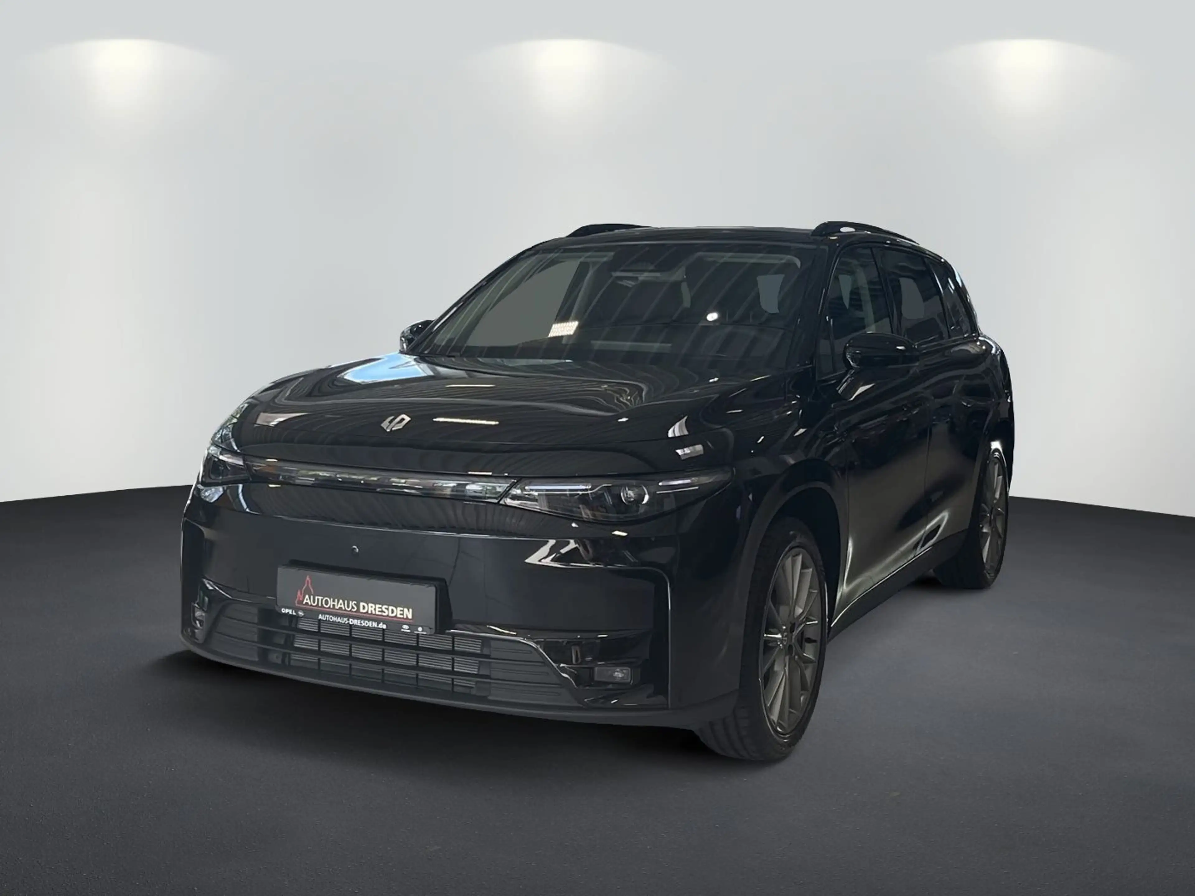 Leapmotor C10 1.5 28 W REEV !> 970KM REICHWEITE! — photo 3