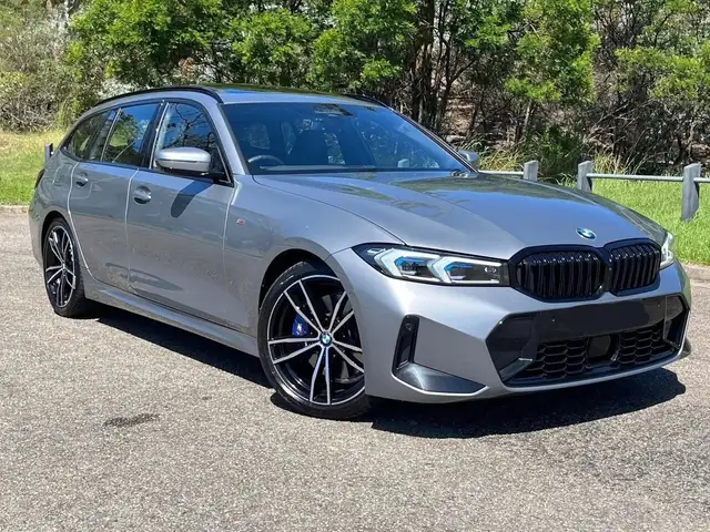 BMW 318 iAS Touring M-Sport Shadow Edition