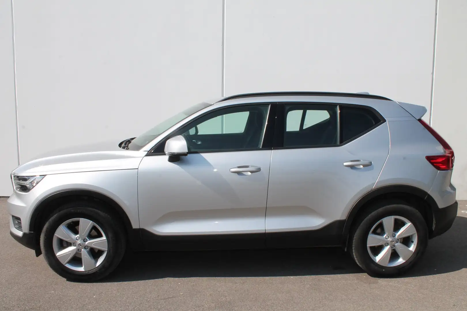 Volvo XC40 T3 Navigation! Winter-Sommerräder-Alu! Silber - 1